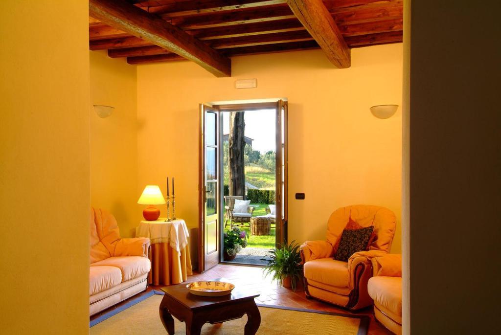 Poggio Desto Bed & Breakfast Quarrata Bagian luar foto